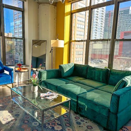 Bright 2Br Luxury Corner Suite With Optional Parking Sleeps 6 Guests Near Mccormick Place And Soldier Field شيكاغو المظهر الخارجي الصورة