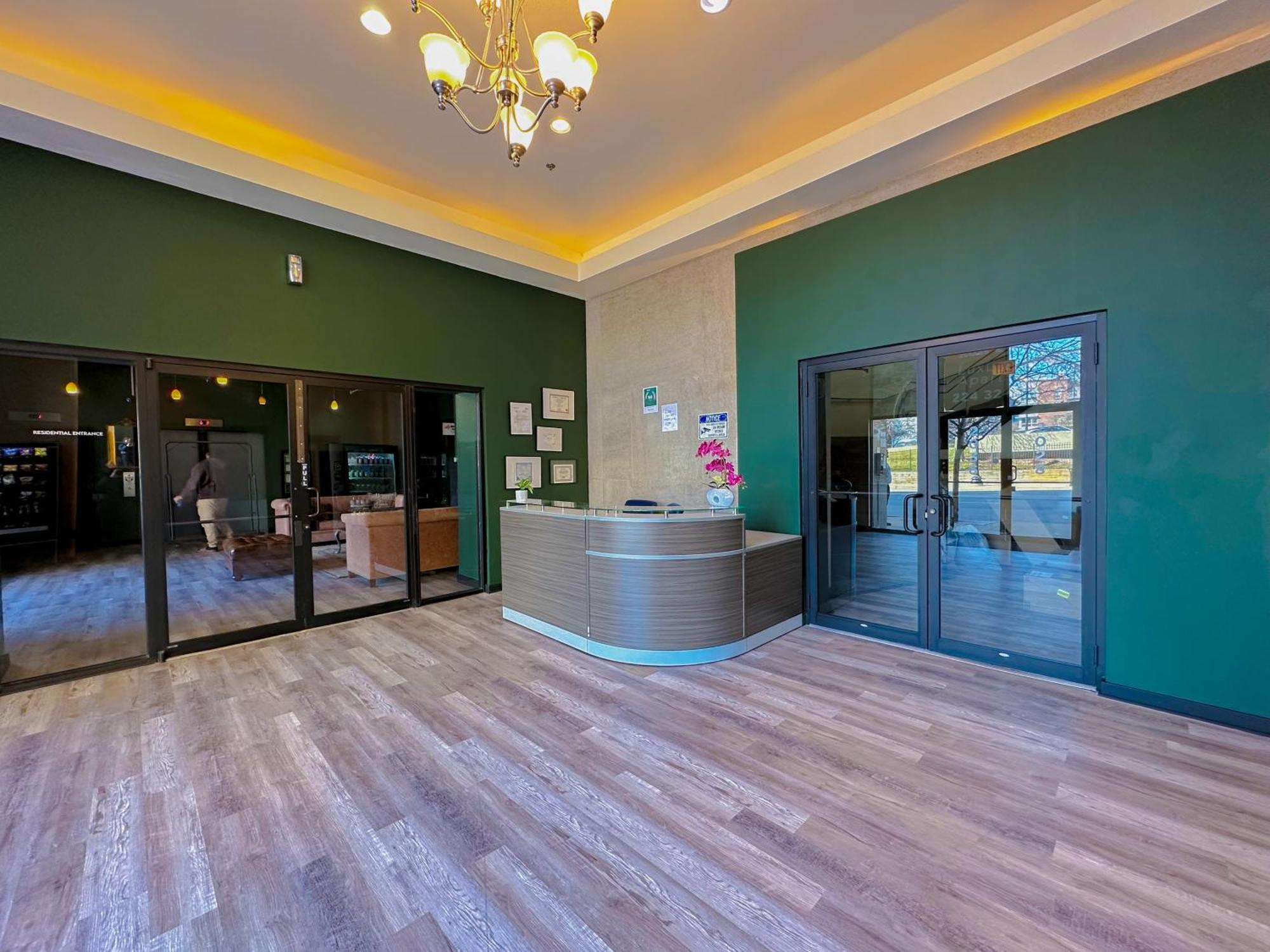 Bright 2Br Luxury Corner Suite With Optional Parking Sleeps 6 Guests Near Mccormick Place And Soldier Field شيكاغو المظهر الخارجي الصورة