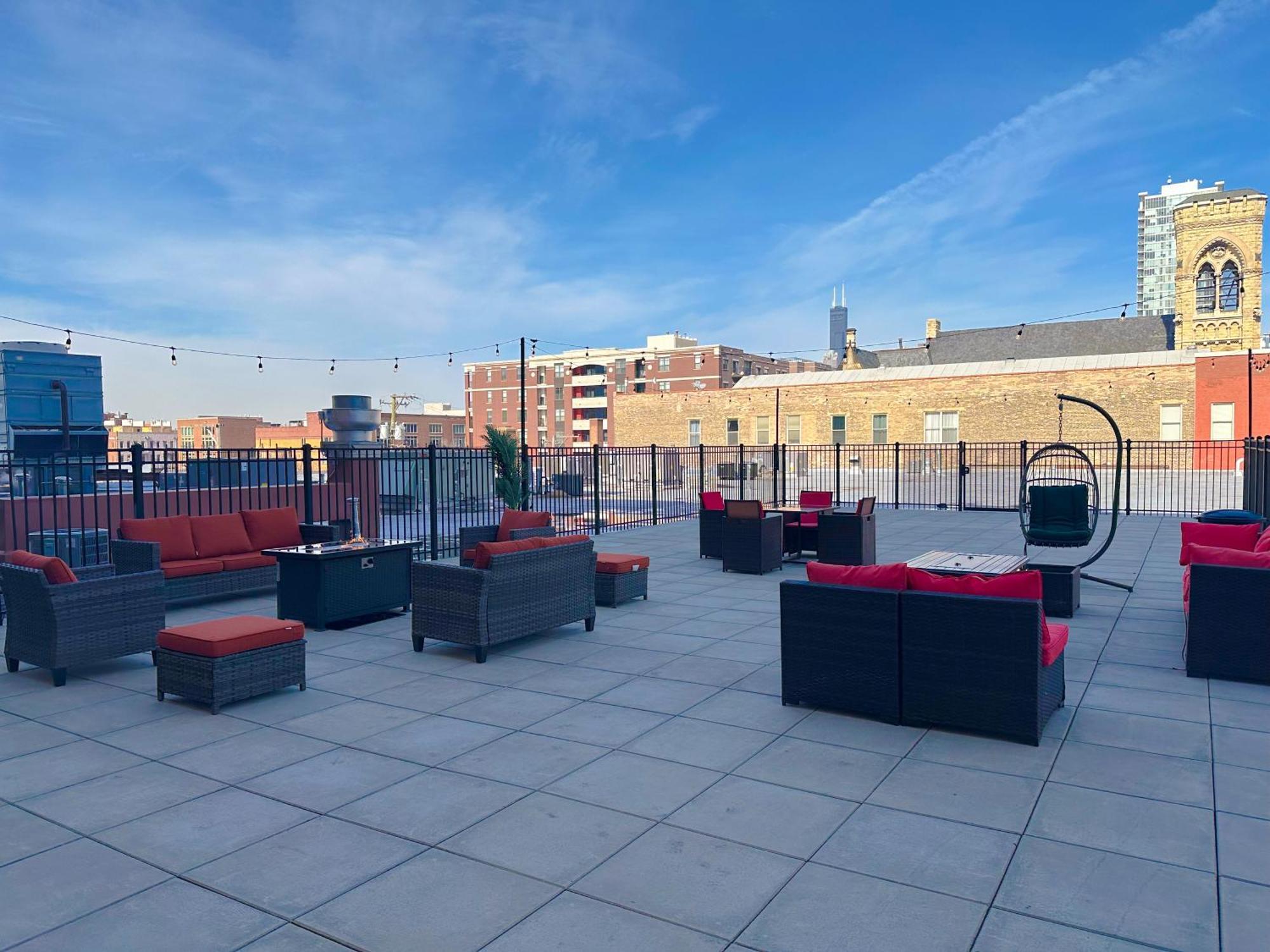 Bright 2Br Luxury Corner Suite With Optional Parking Sleeps 6 Guests Near Mccormick Place And Soldier Field شيكاغو المظهر الخارجي الصورة