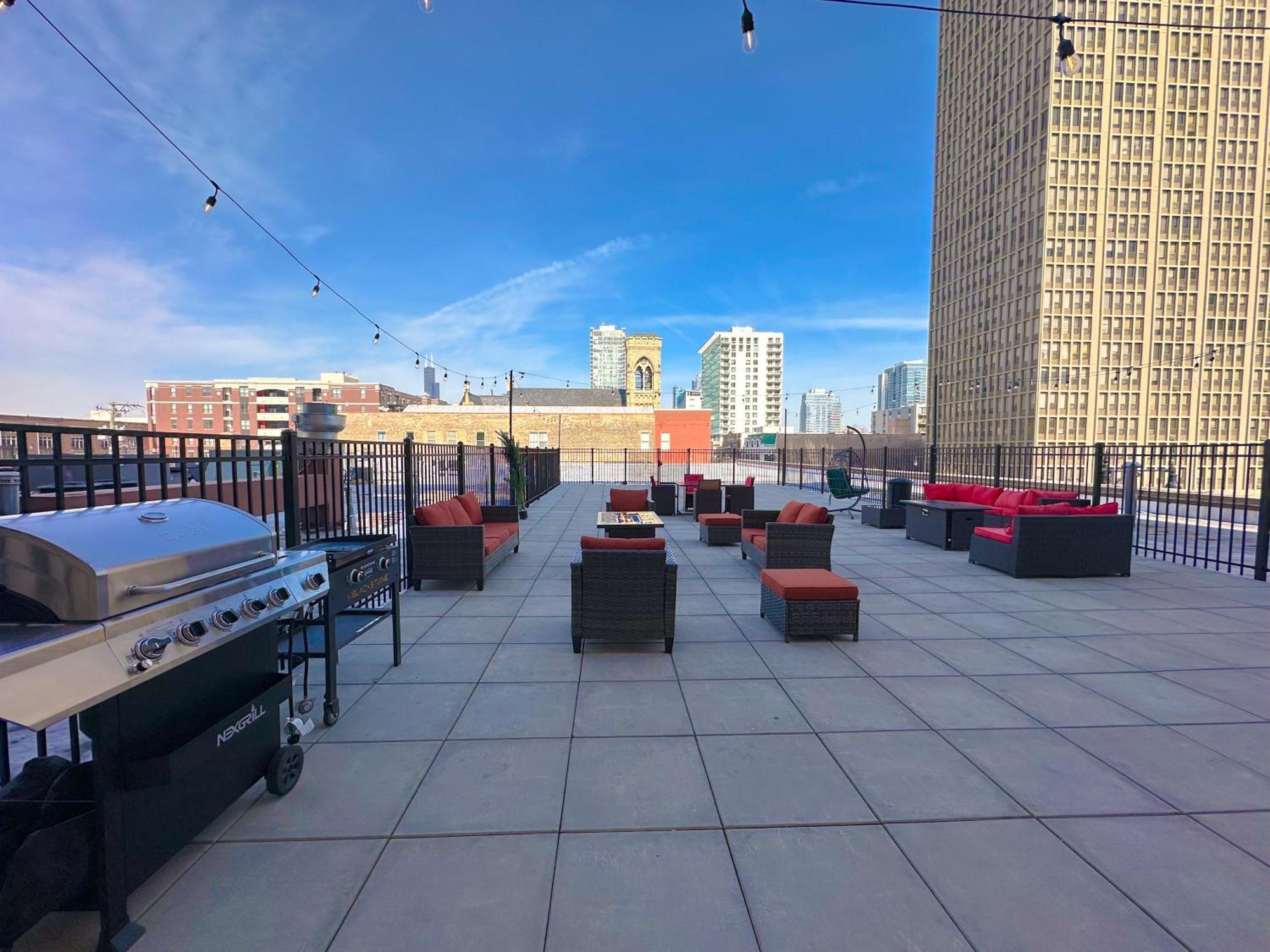 Bright 2Br Luxury Corner Suite With Optional Parking Sleeps 6 Guests Near Mccormick Place And Soldier Field شيكاغو المظهر الخارجي الصورة