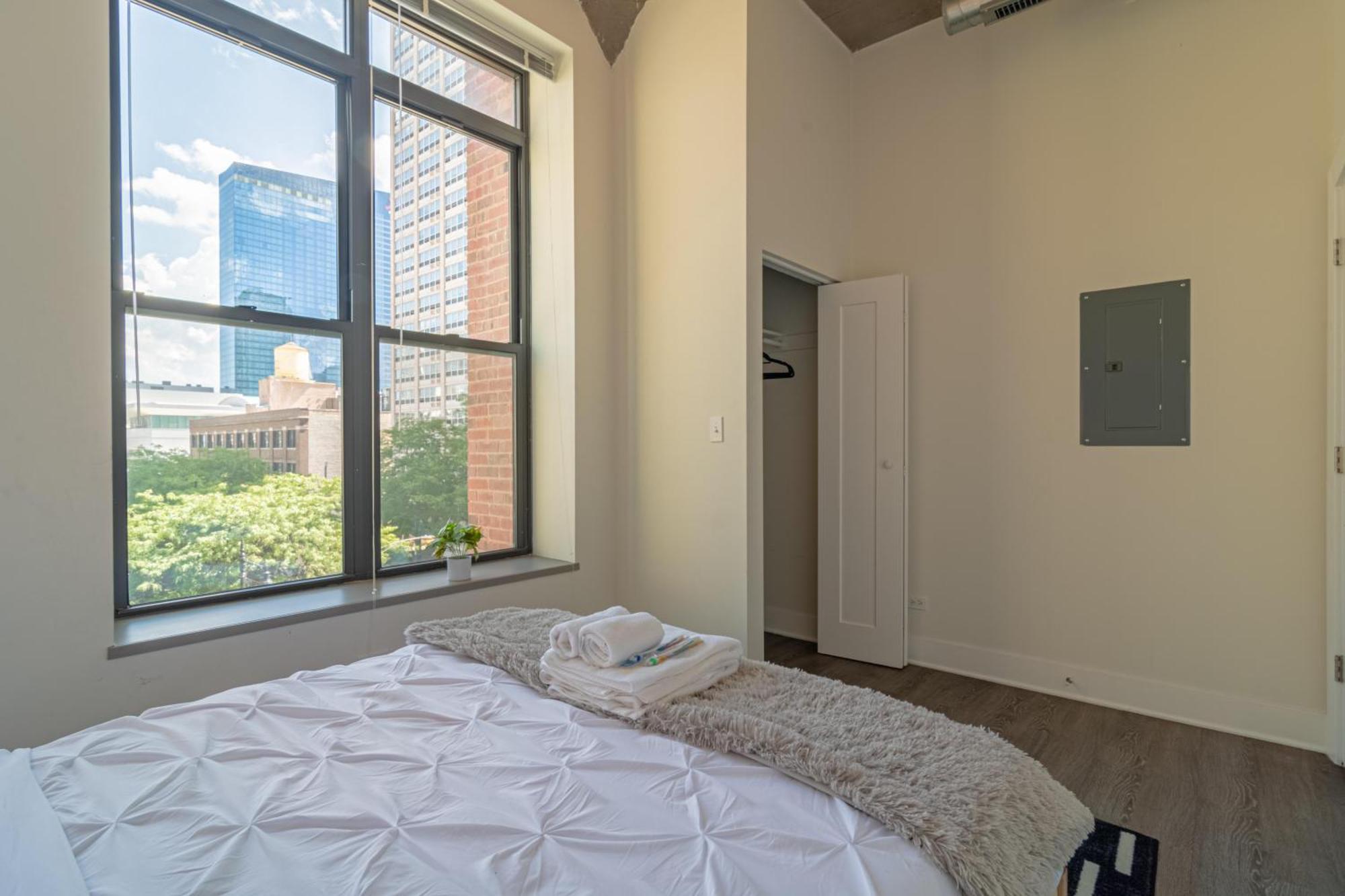Bright 2Br Luxury Corner Suite With Optional Parking Sleeps 6 Guests Near Mccormick Place And Soldier Field شيكاغو المظهر الخارجي الصورة