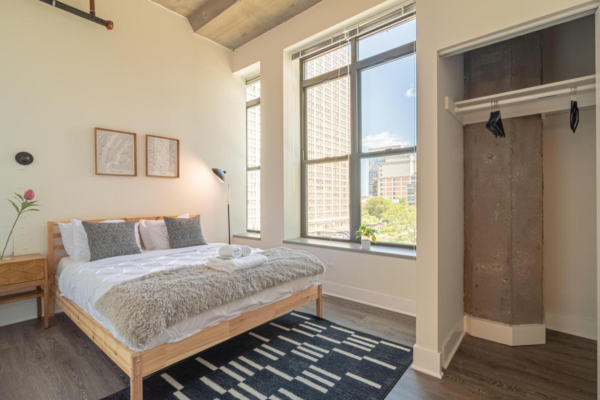 Bright 2Br Luxury Corner Suite With Optional Parking Sleeps 6 Guests Near Mccormick Place And Soldier Field شيكاغو المظهر الخارجي الصورة