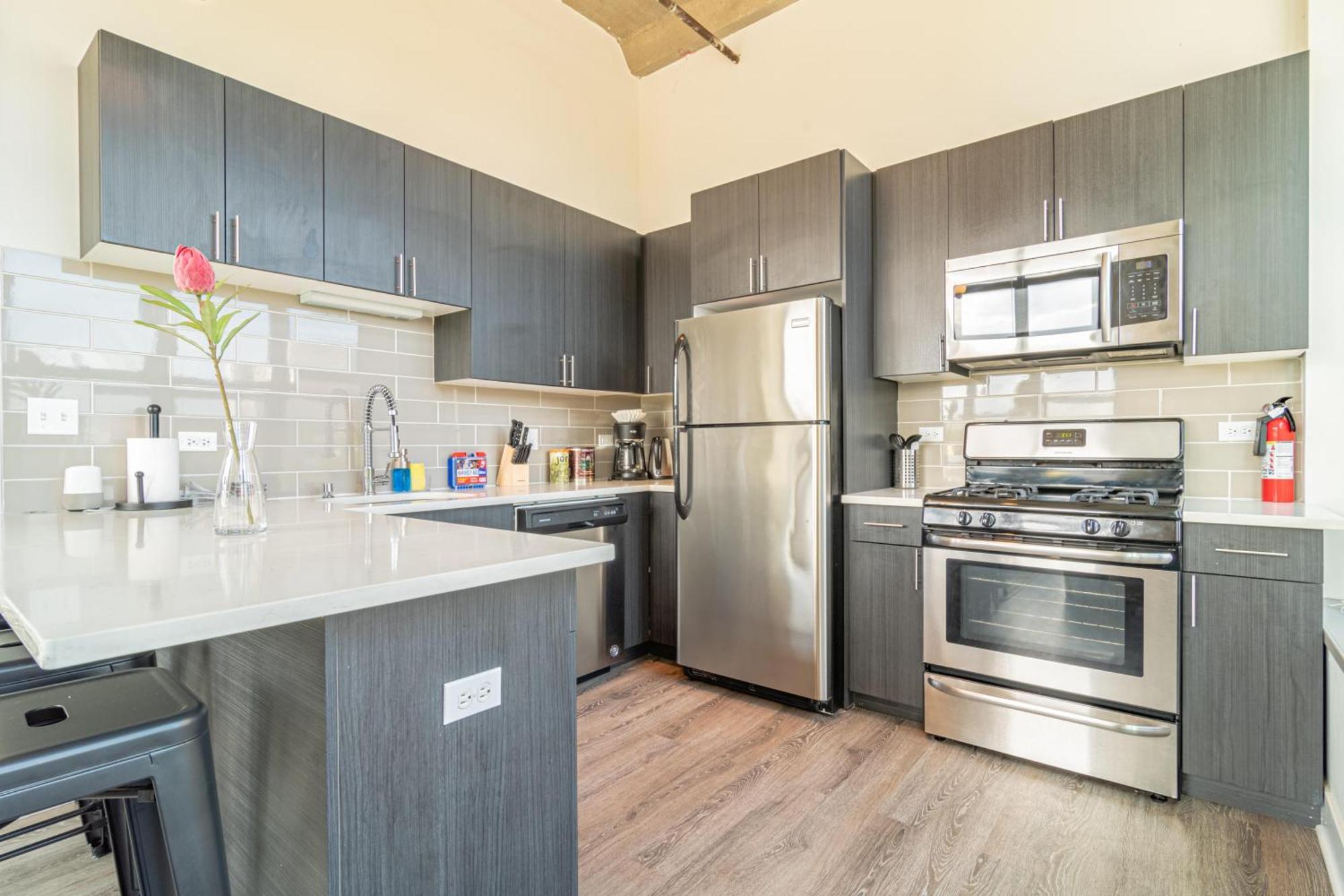 Bright 2Br Luxury Corner Suite With Optional Parking Sleeps 6 Guests Near Mccormick Place And Soldier Field شيكاغو المظهر الخارجي الصورة